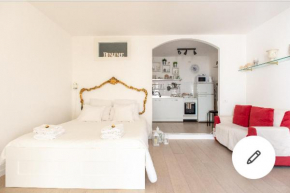 Отель Cosy Home Napoli  Неаполь